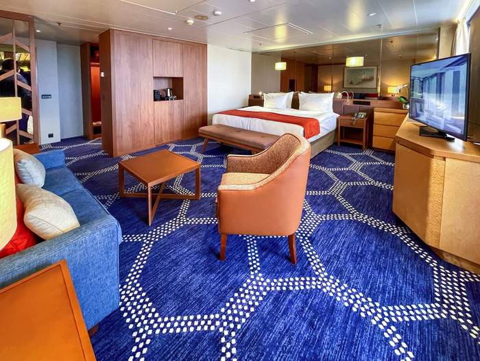 Nicko Cruises Vasco Da Gama Suite with Balcony 3.jpg